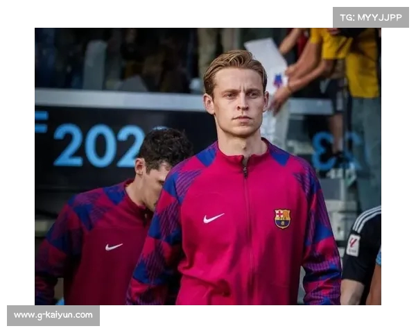 巴萨考虑尽快出售德容以缓解财政压力 早卖给曼联更明智